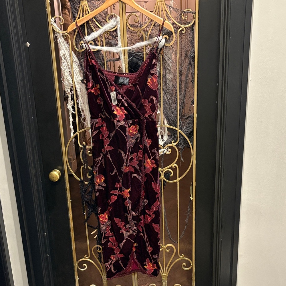 J.O.A. Wine floral velvet lace Burgundy tulip dress s nwt Nordstrom holiday